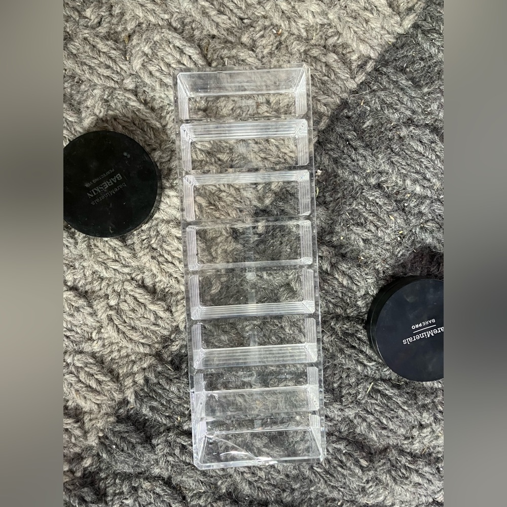 Makeup Compact Storage Tray - Picture 3 of 5
